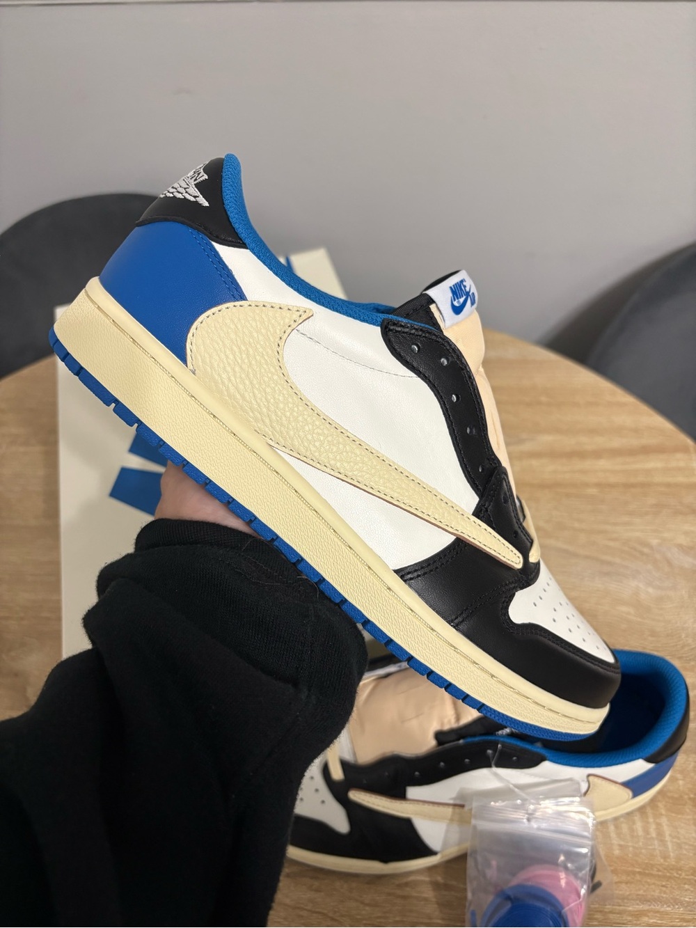 Jordan 1 low × Travis Scott Fragment 1.0